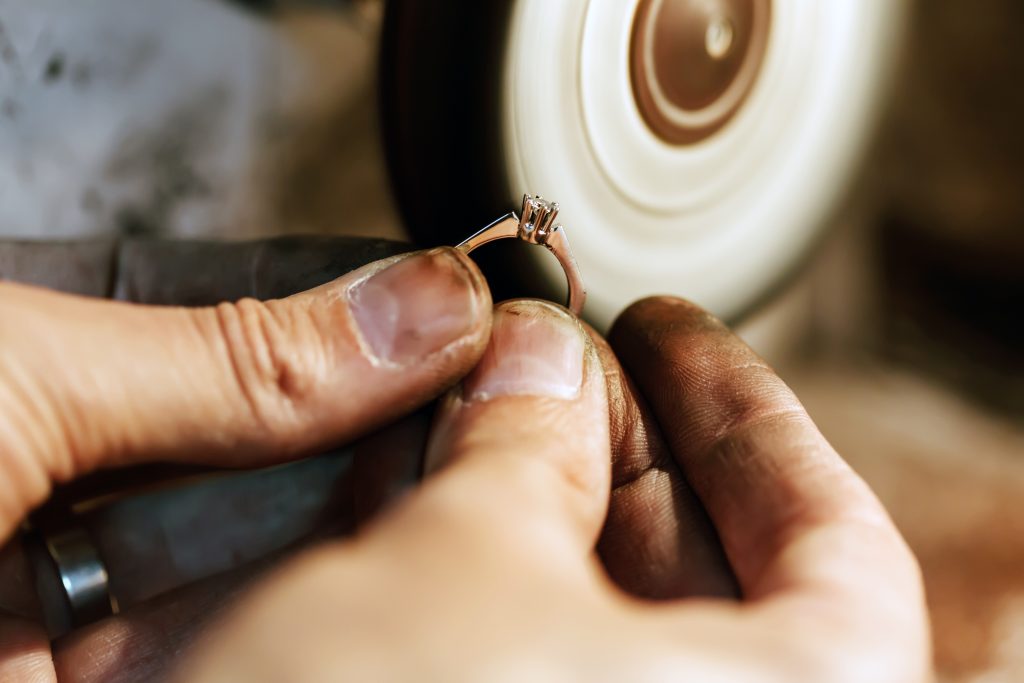 Jewelery polishing ring